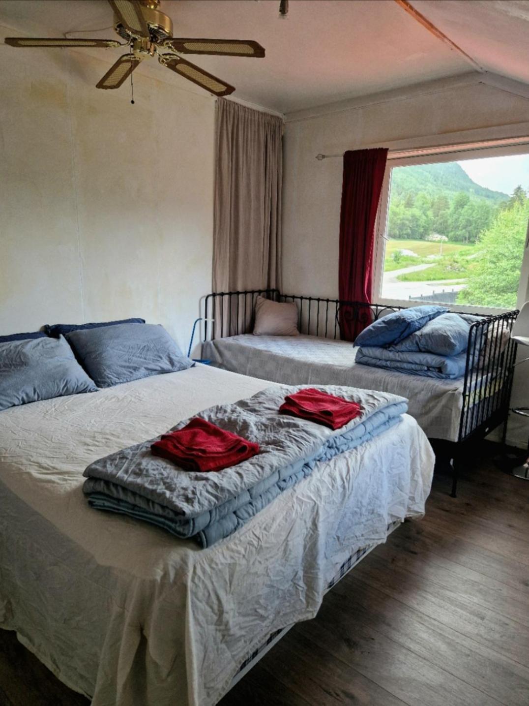 Holiday Rooms Гол Екстериор снимка